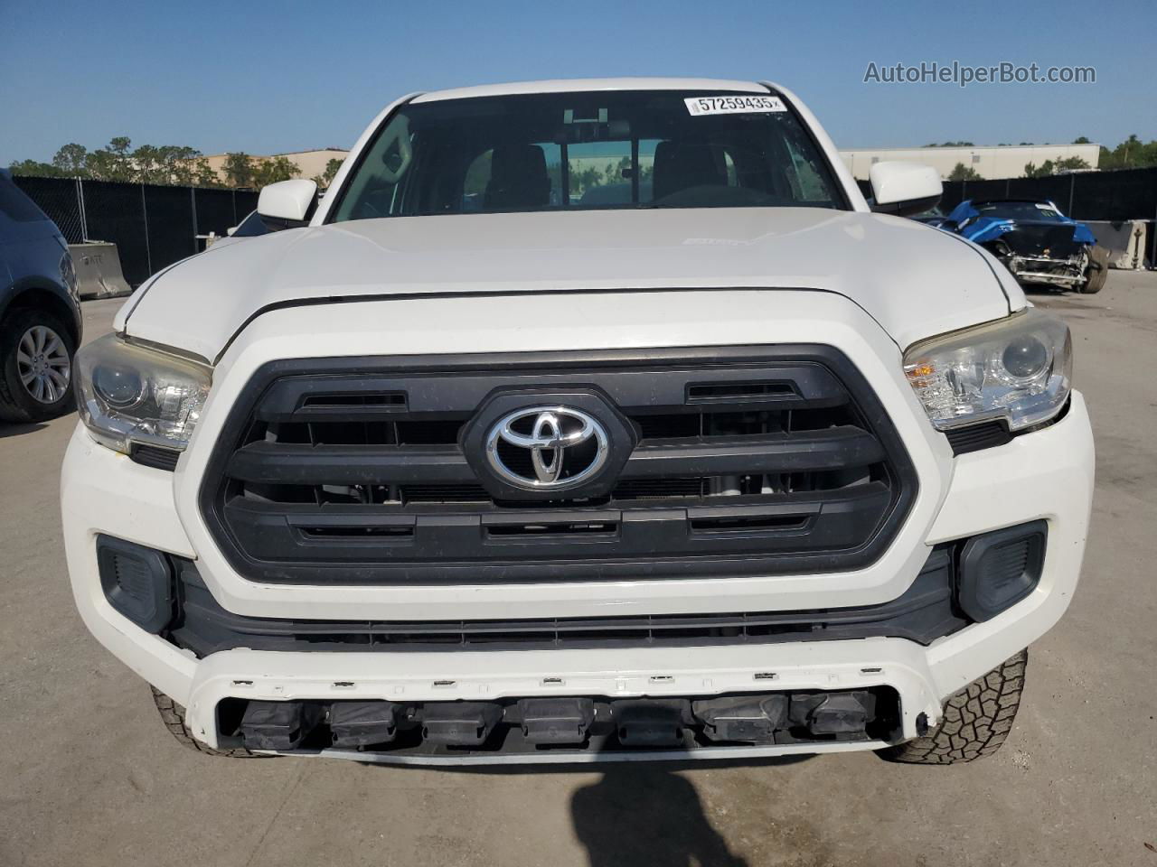 2017 Toyota Tacoma Access Cab White vin: 5TFRX5GN2HX075352