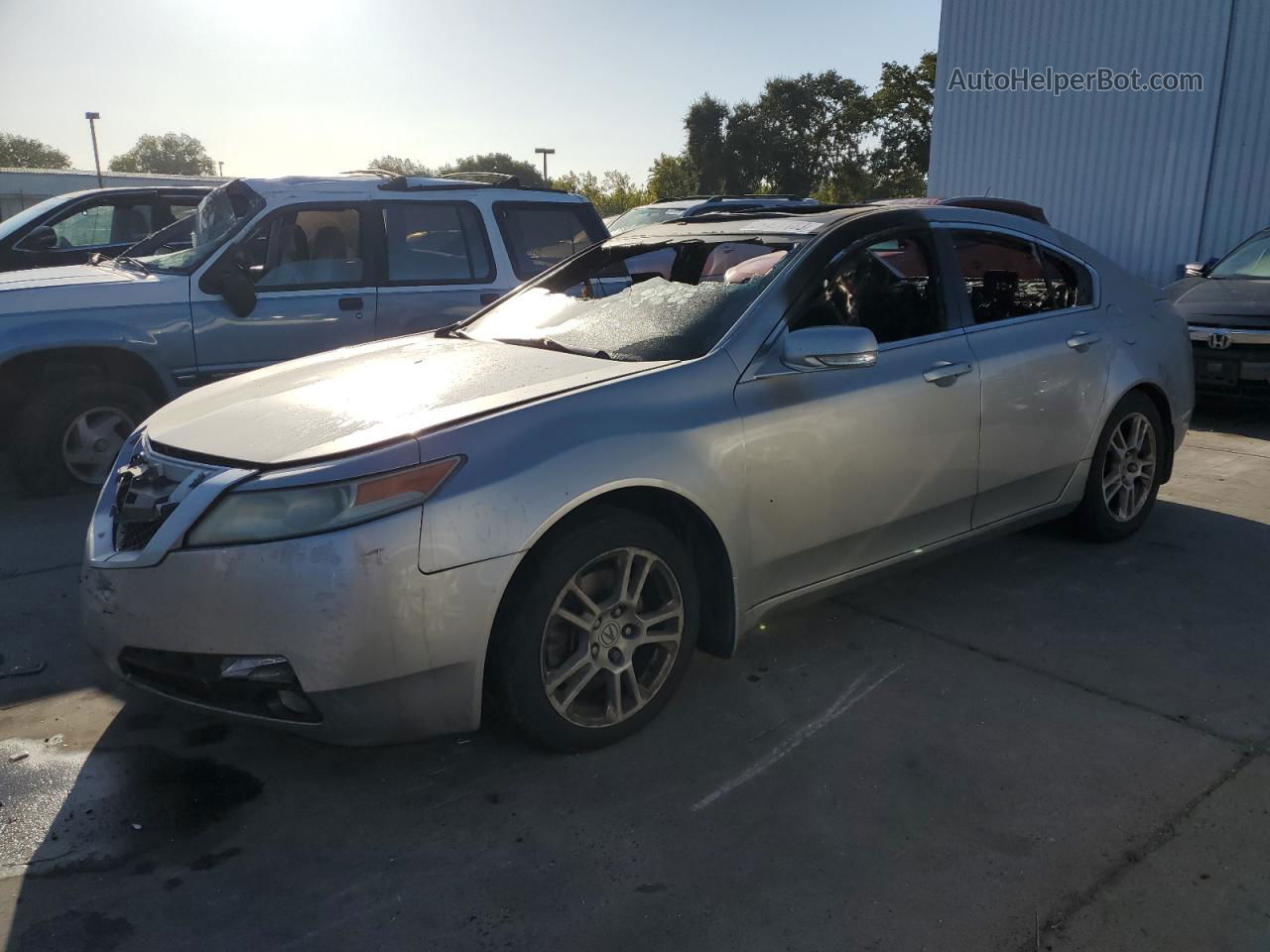 2010 Acura Tl  Серебряный vin: 19UUA8F27AA006557