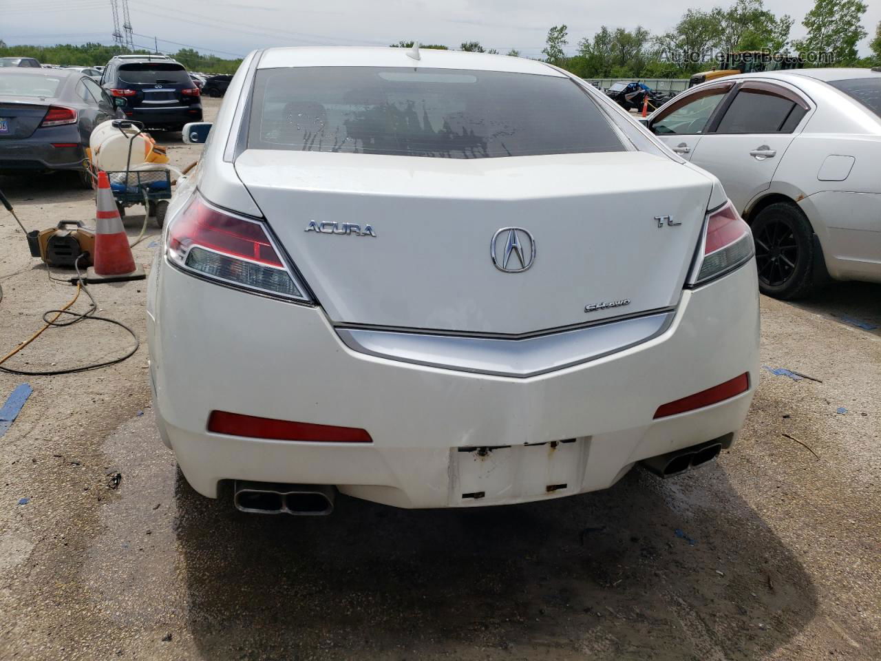 2010 Acura Tl  White vin: 19UUA9F20AA000895