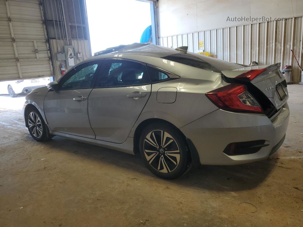 2017 Honda Civic Ex Серебряный vin: 19XFC1F33HE021811