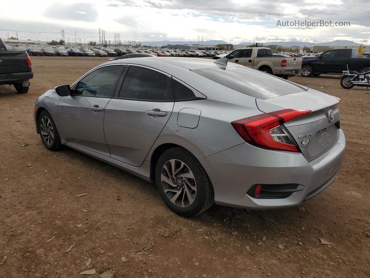 2017 Honda Civic Ex Серебряный vin: 19XFC2F71HE019578