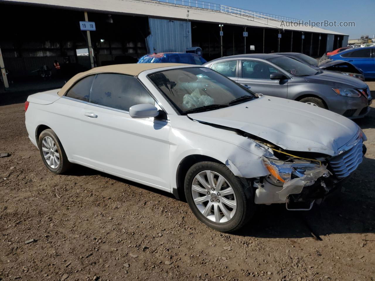 2014 Chrysler 200 Touring Белый vin: 1C3BCBEB0EN158147