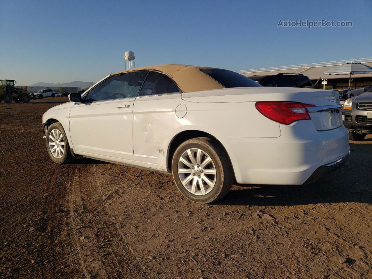 2014 Chrysler 200 Touring Белый vin: 1C3BCBEB0EN158147