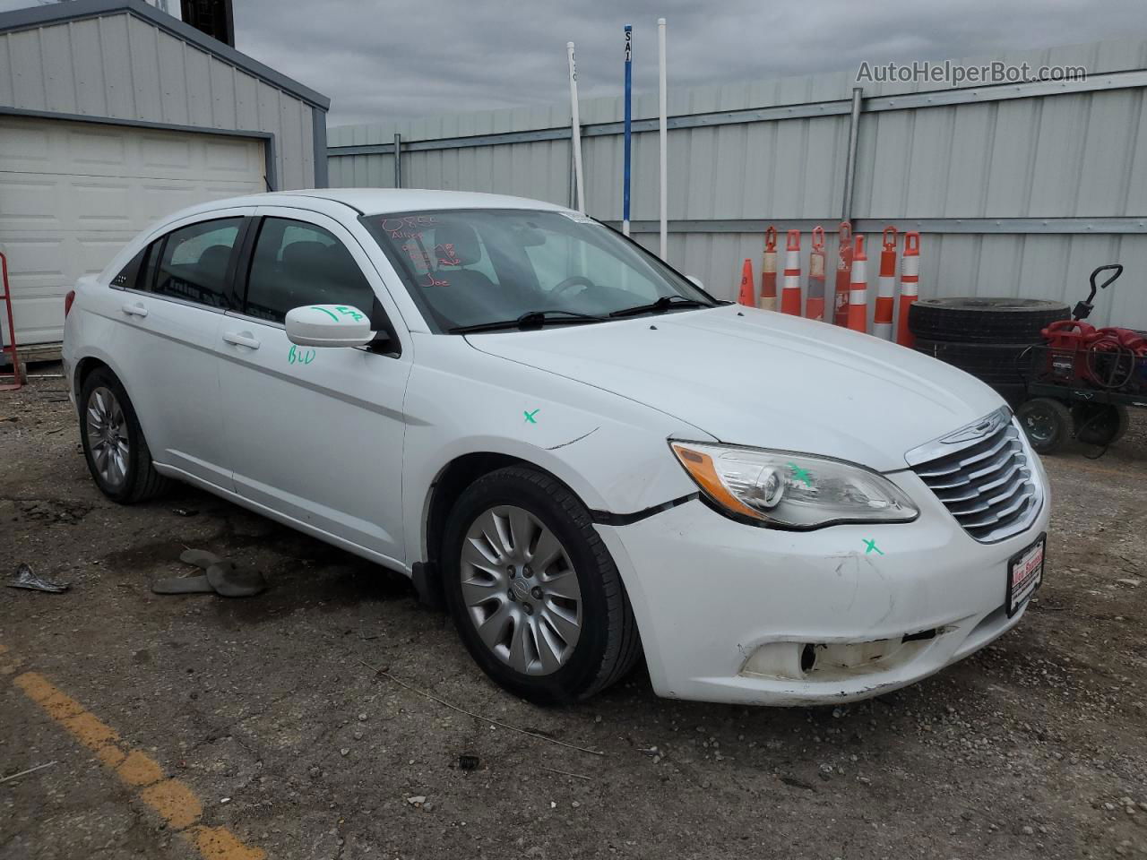 2014 Chrysler 200 Lx White vin: 1C3CCBAB1EN142839