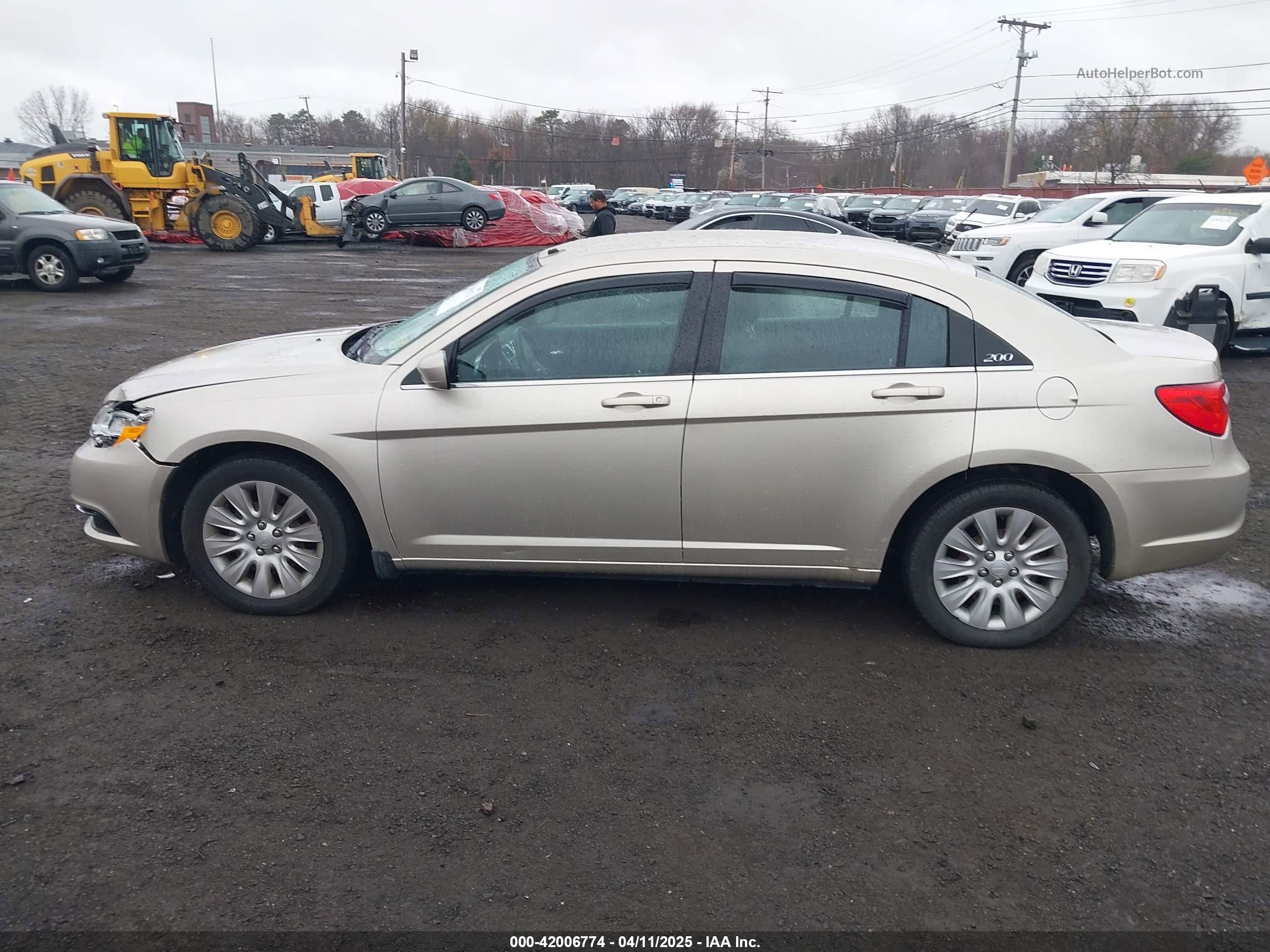 2014 Chrysler 200 Lx Золотой vin: 1C3CCBAB2EN213983