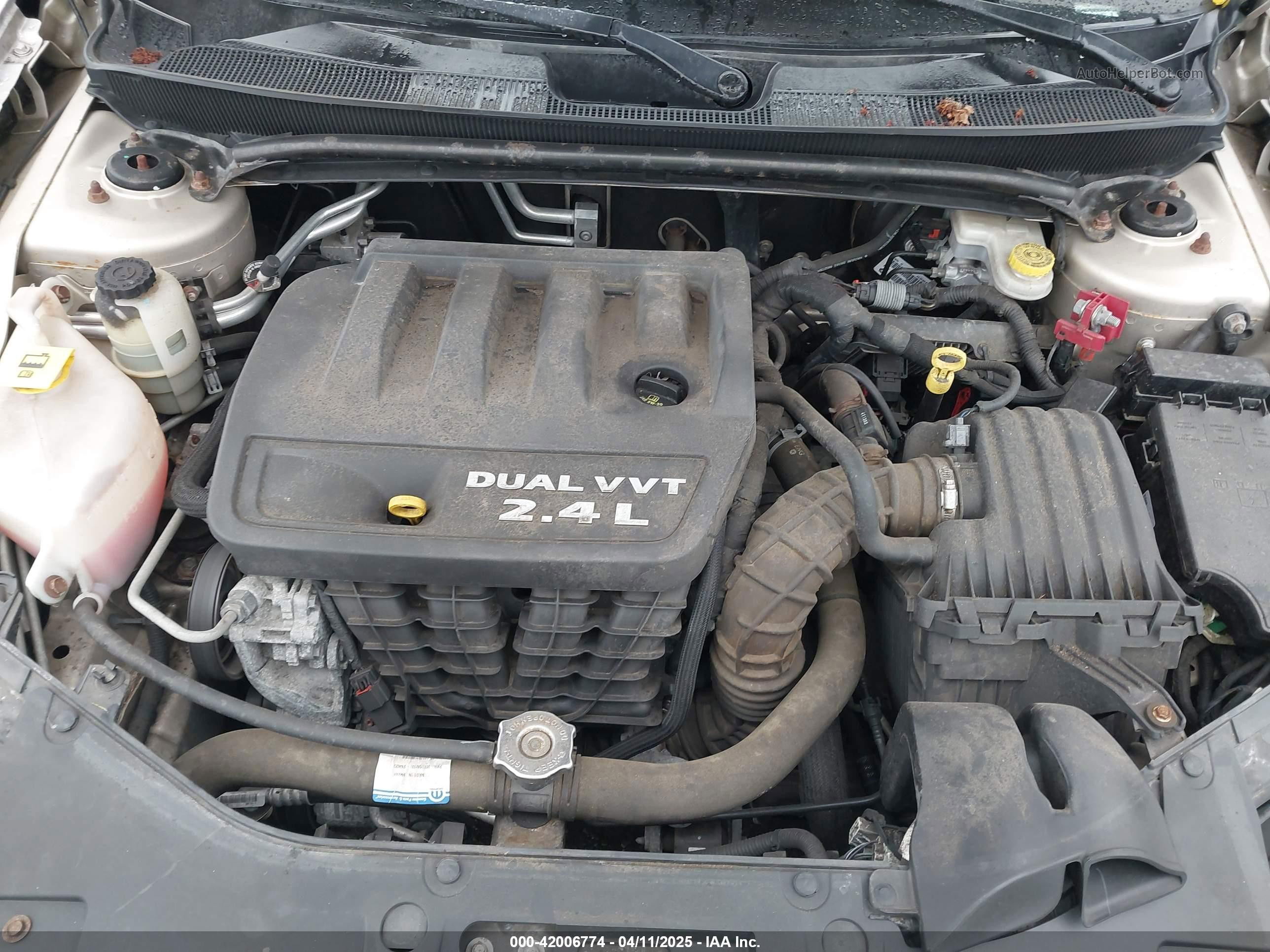 2014 Chrysler 200 Lx Золотой vin: 1C3CCBAB2EN213983