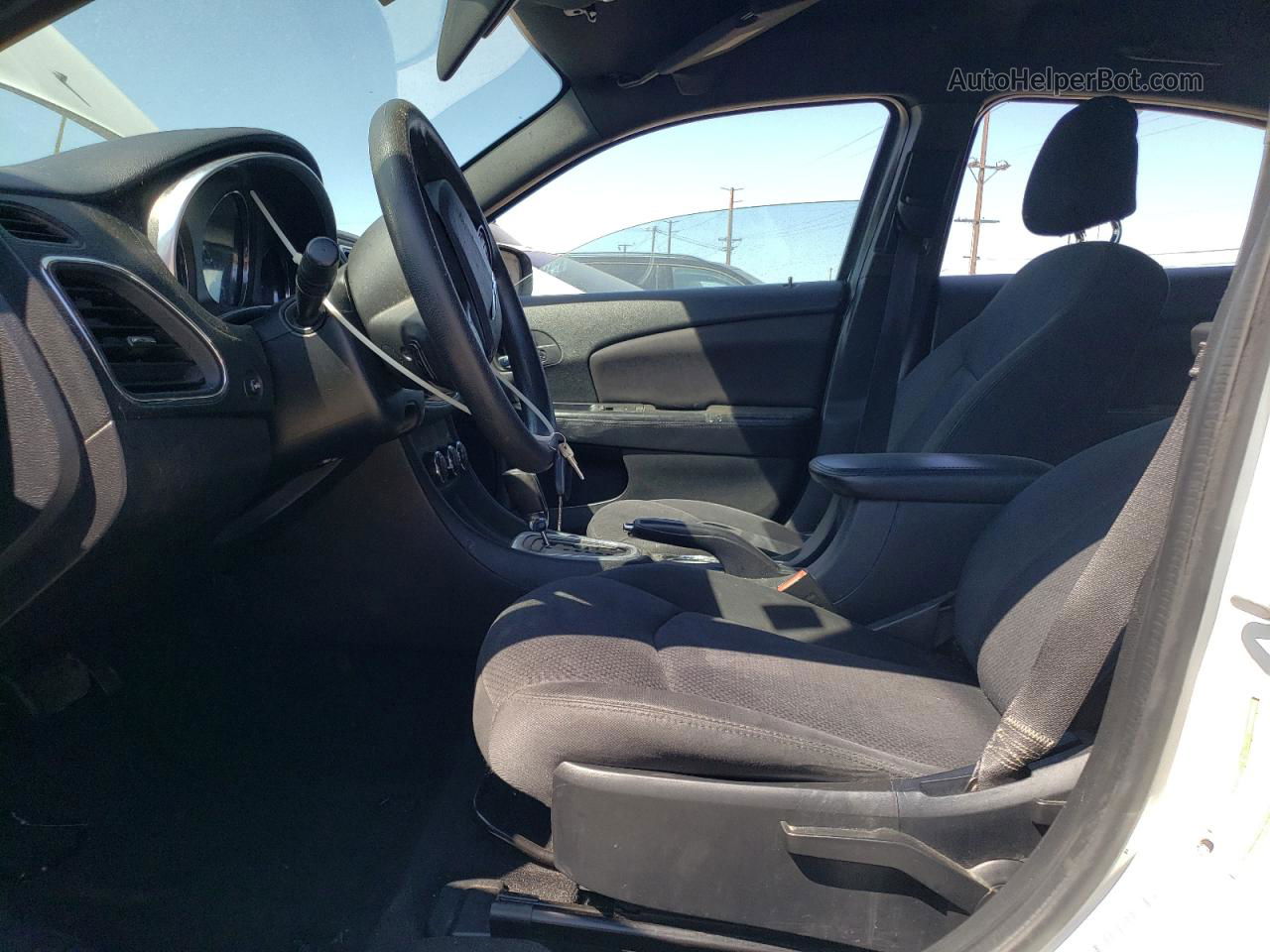 2014 Chrysler 200 Lx White vin: 1C3CCBAB8EN230626