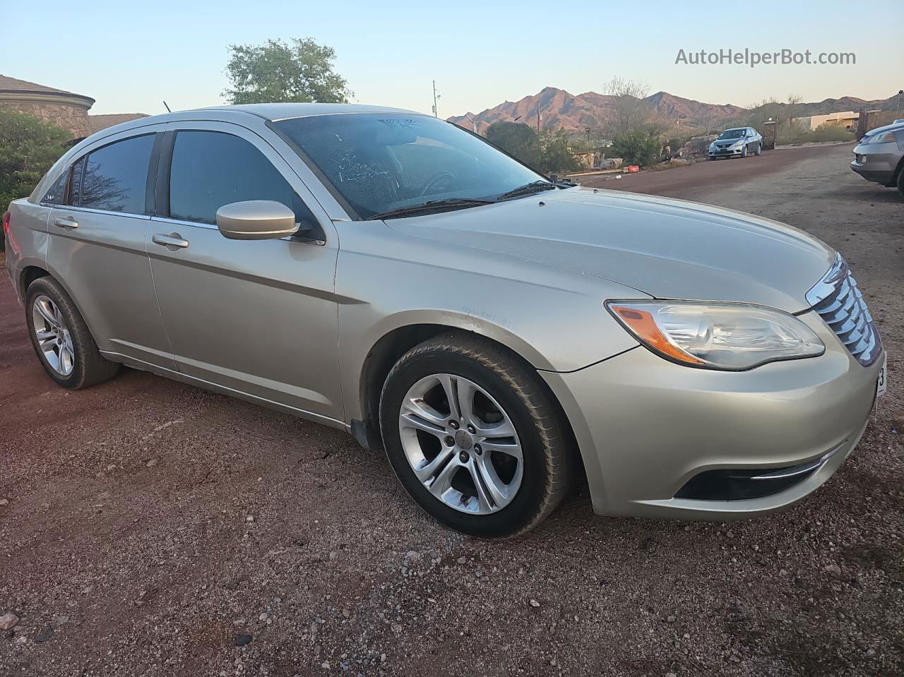 2014 Chrysler 200 Lx Золотой vin: 1C3CCBAG7EN184928