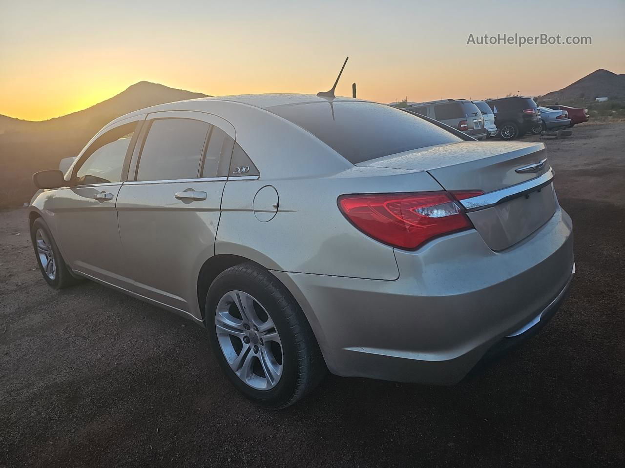 2014 Chrysler 200 Lx Золотой vin: 1C3CCBAG7EN184928