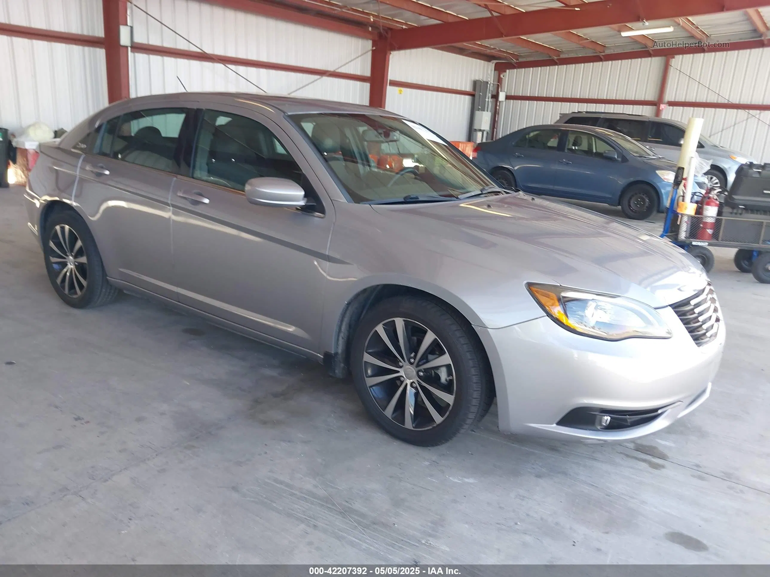 2014 Chrysler 200 Touring Серебряный vin: 1C3CCBBB0EN117901