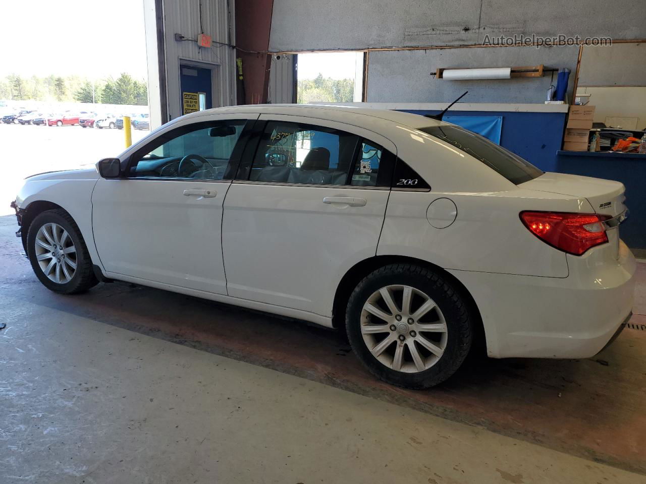 2014 Chrysler 200 Touring White vin: 1C3CCBBB3EN198635