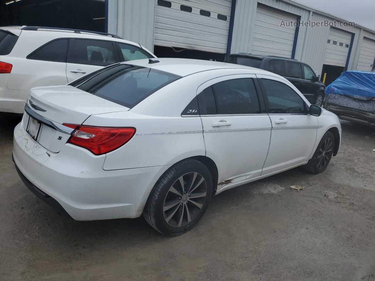 2014 Chrysler 200 Touring White vin: 1C3CCBBB6EN152667