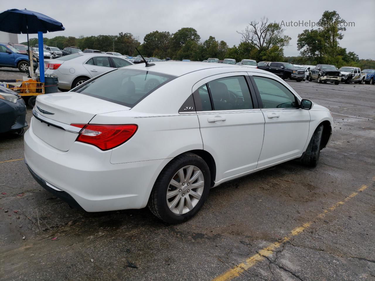 2014 Chrysler 200 Touring White vin: 1C3CCBBB9EN185355