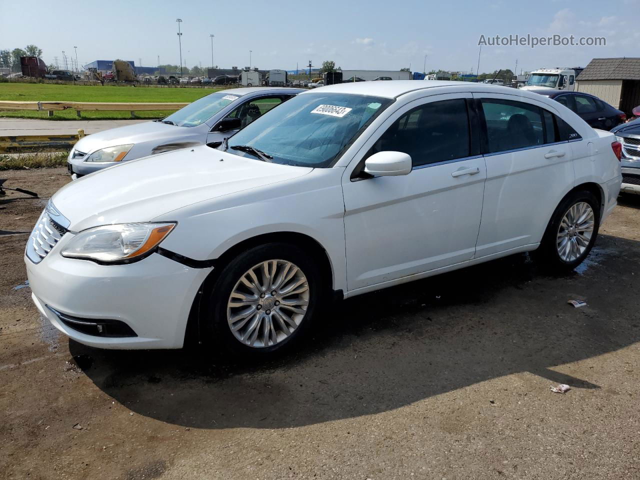 2014 Chrysler 200 Touring White vin: 1C3CCBBBXEN231663