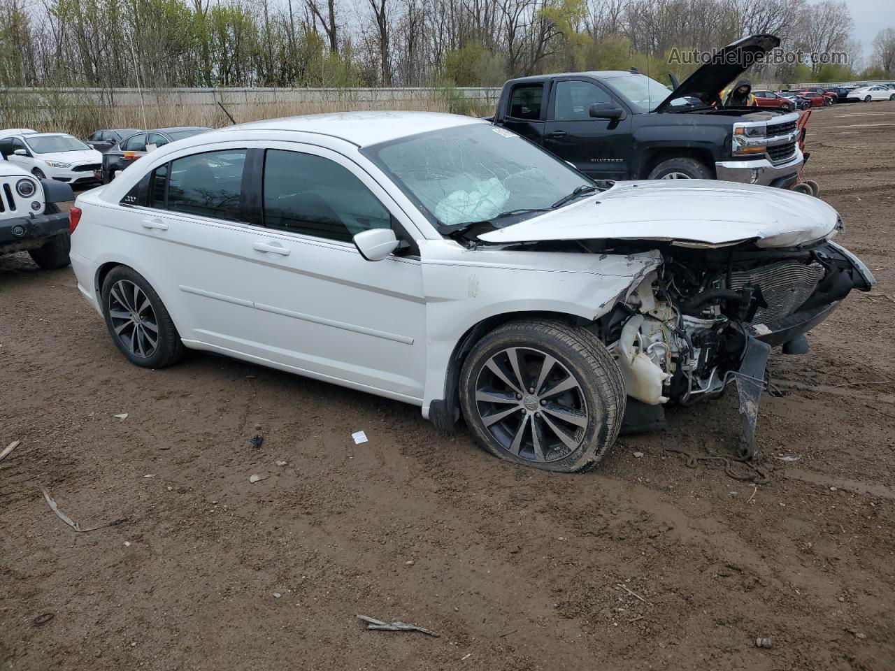 2014 Chrysler 200 Touring Белый vin: 1C3CCBBG2EN131293