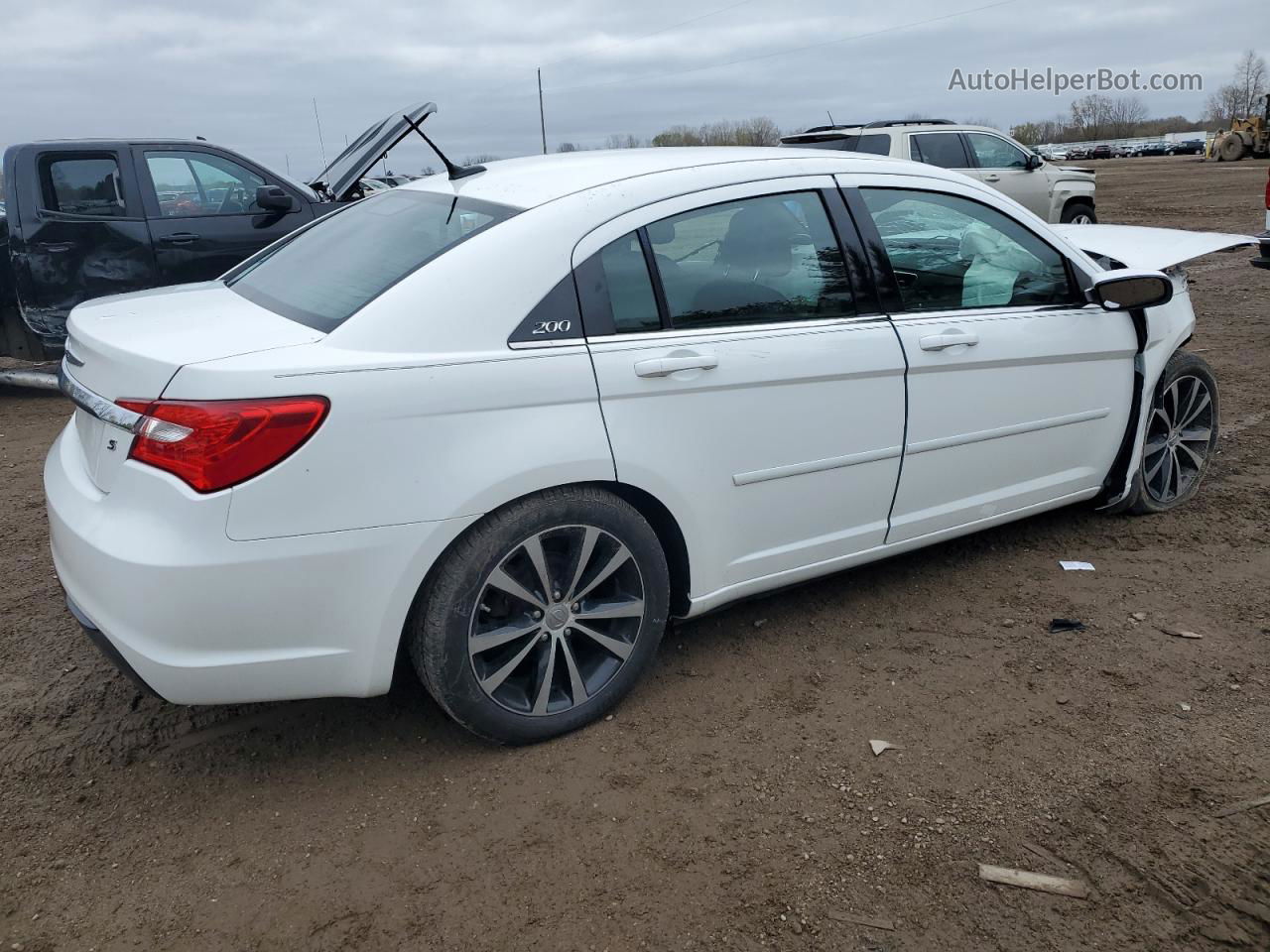 2014 Chrysler 200 Touring White vin: 1C3CCBBG2EN131293