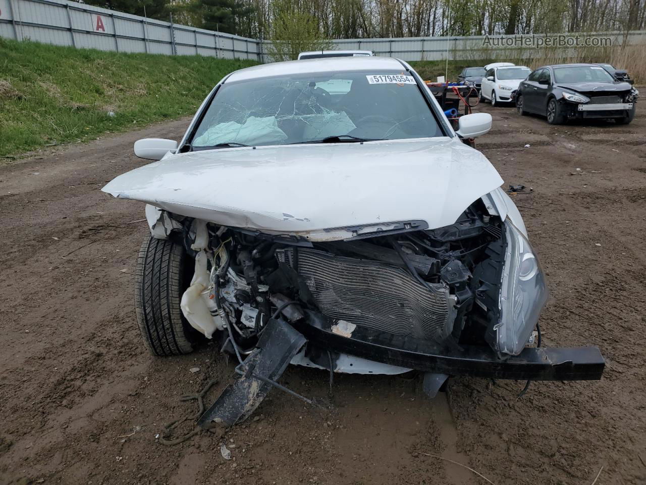 2014 Chrysler 200 Touring White vin: 1C3CCBBG2EN131293