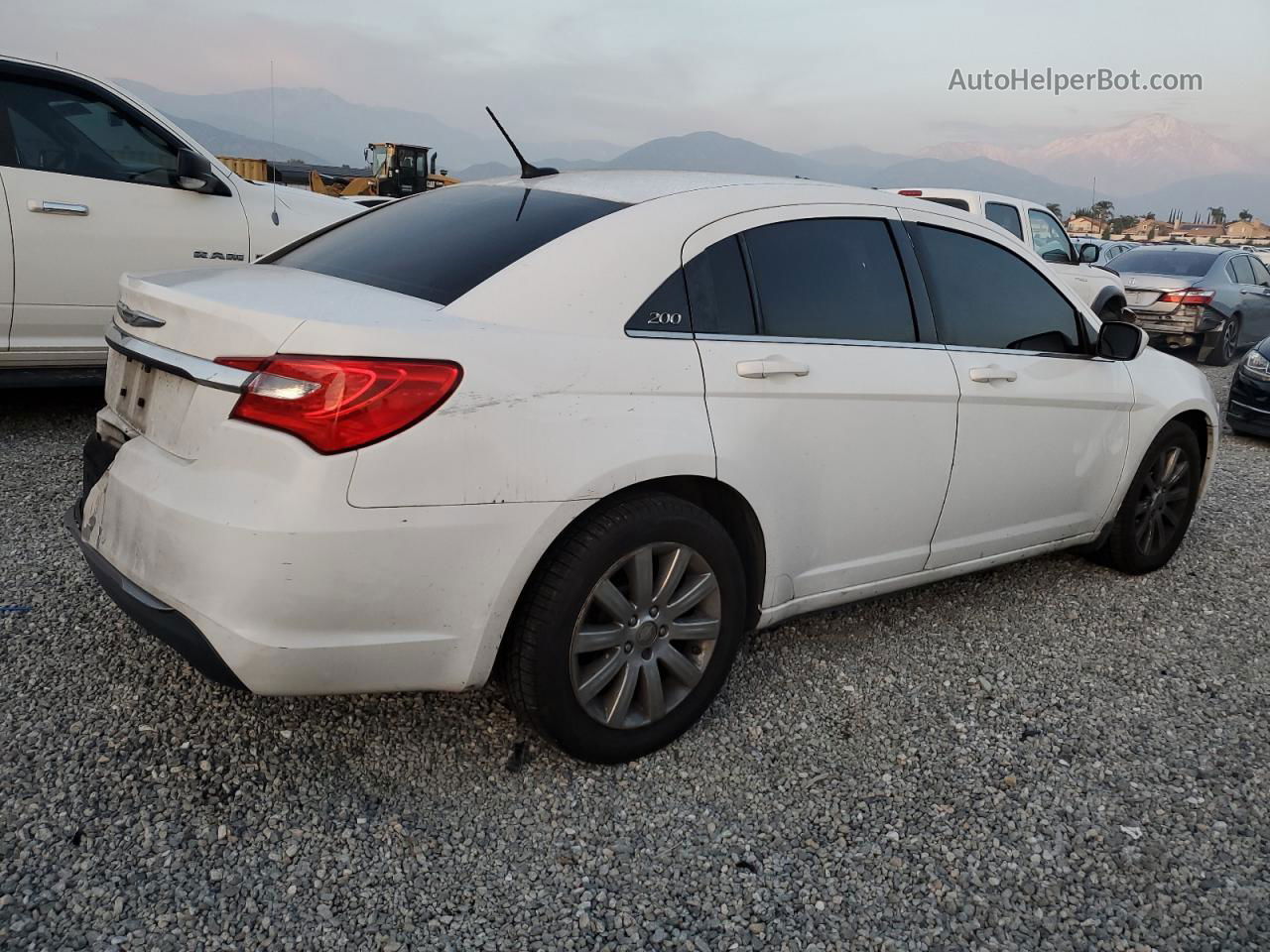 2014 Chrysler 200 Touring White vin: 1C3CCBBG7EN115123