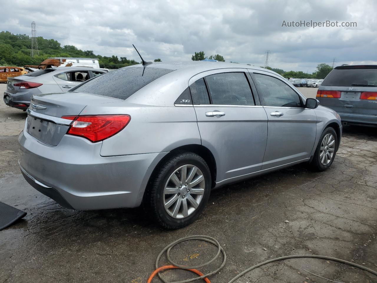 2014 Chrysler 200 Limited Серебряный vin: 1C3CCBCG2EN198183