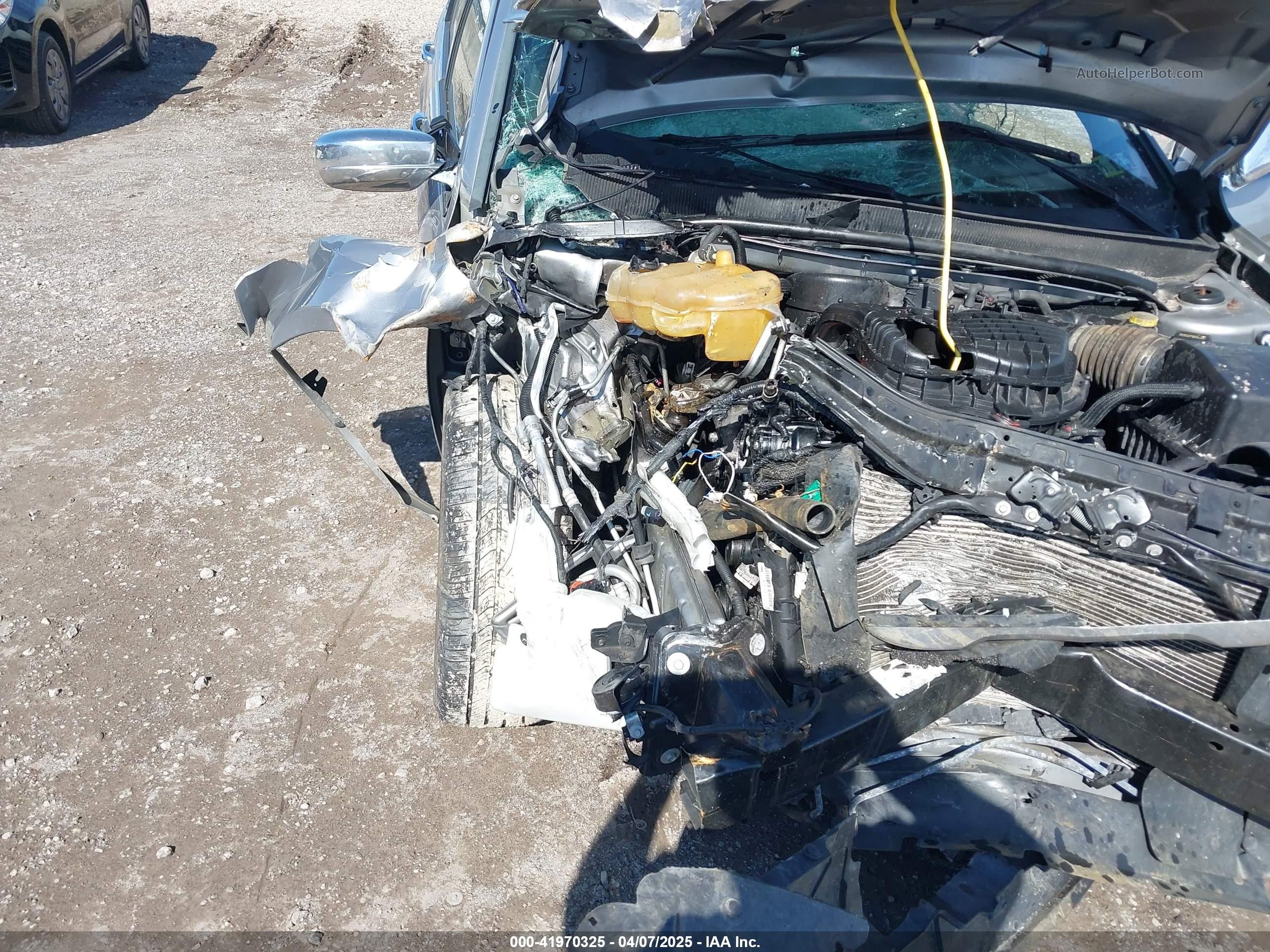 2014 Chrysler 200 Limited Серебряный vin: 1C3CCBCG7EN120028