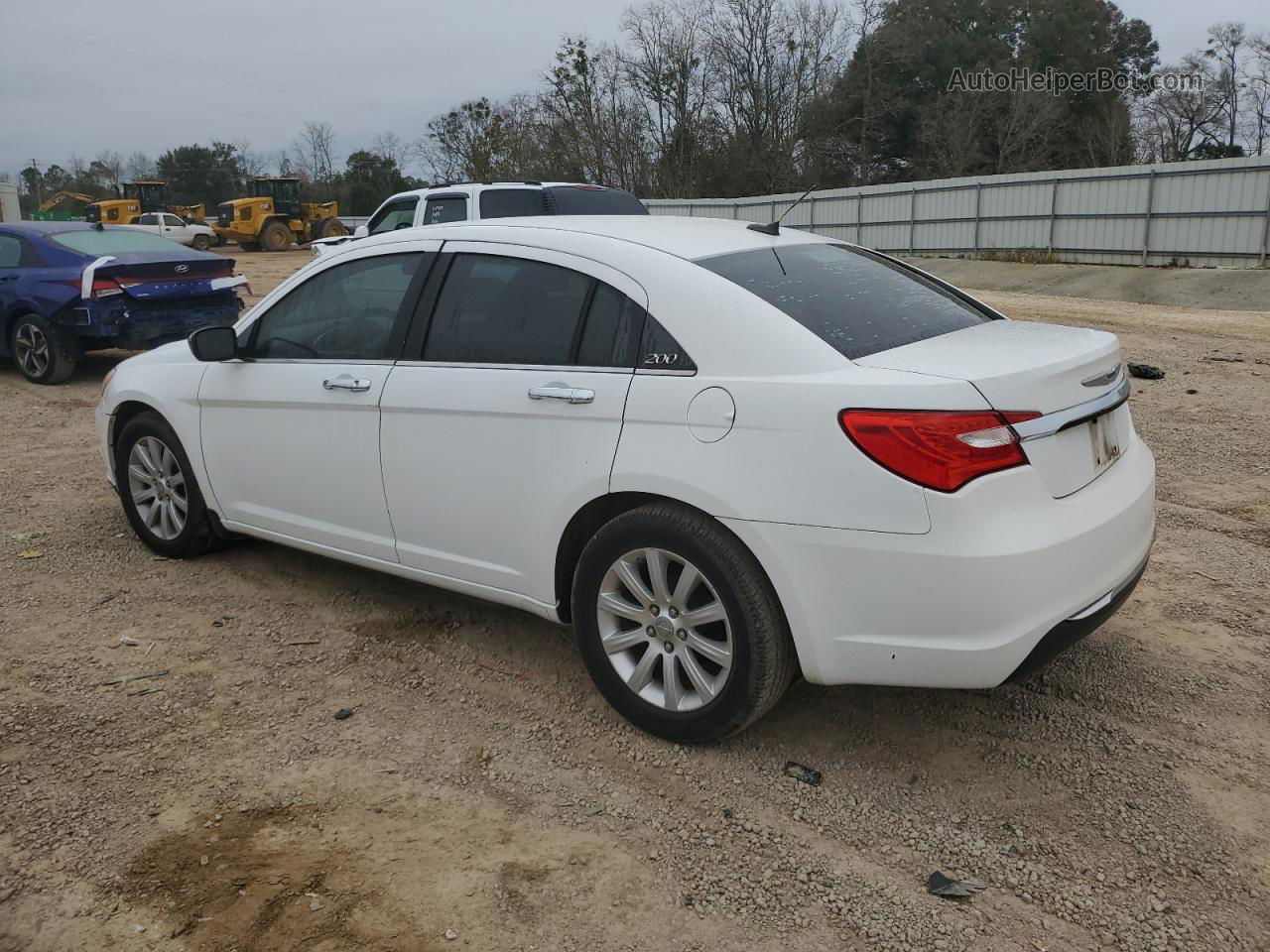 2014 Chrysler 200 Limited White vin: 1C3CCBCG9EN107717