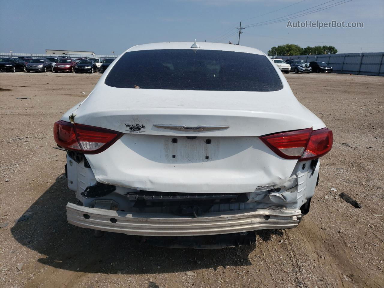 2016 Chrysler 200 Limited White vin: 1C3CCCAB4GN151138