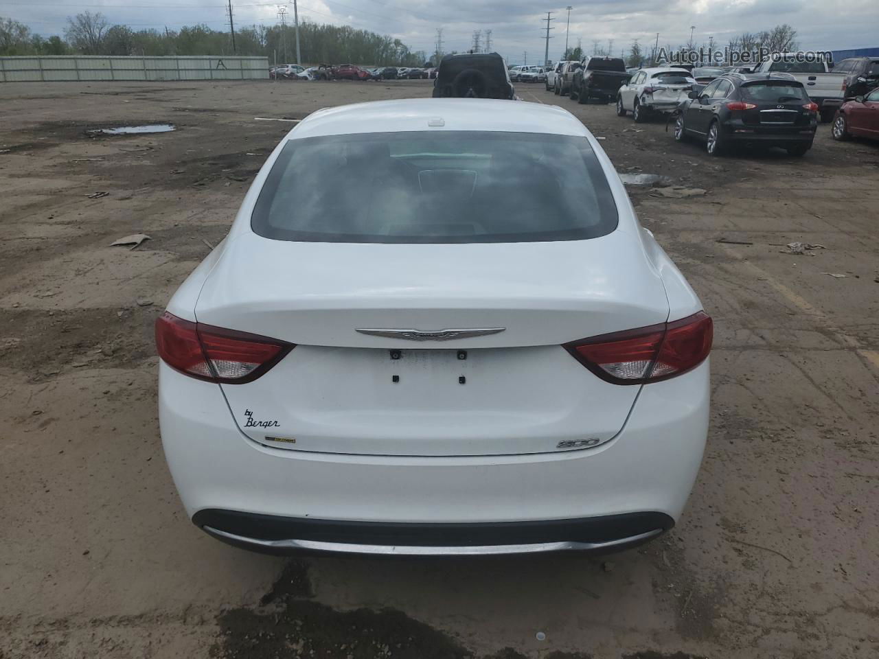 2016 Chrysler 200 Limited White vin: 1C3CCCAB6GN103379