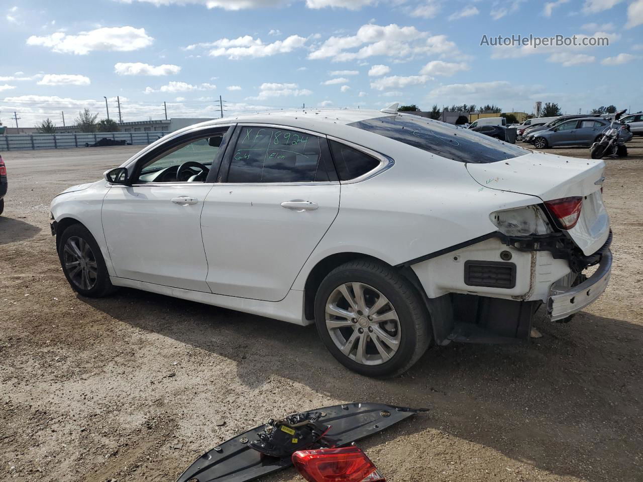 2015 Chrysler 200 Limited White vin: 1C3CCCAB7FN634850