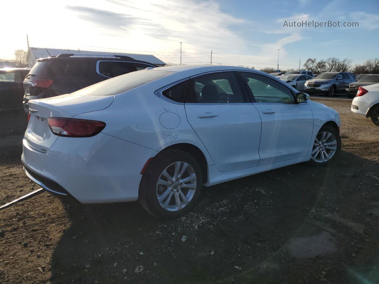 2015 Chrysler 200 Limited White vin: 1C3CCCAB7FN713967