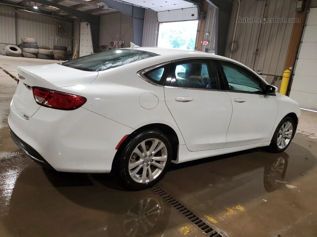 2017 Chrysler 200 Limited White vin: 1C3CCCAB8HN507270