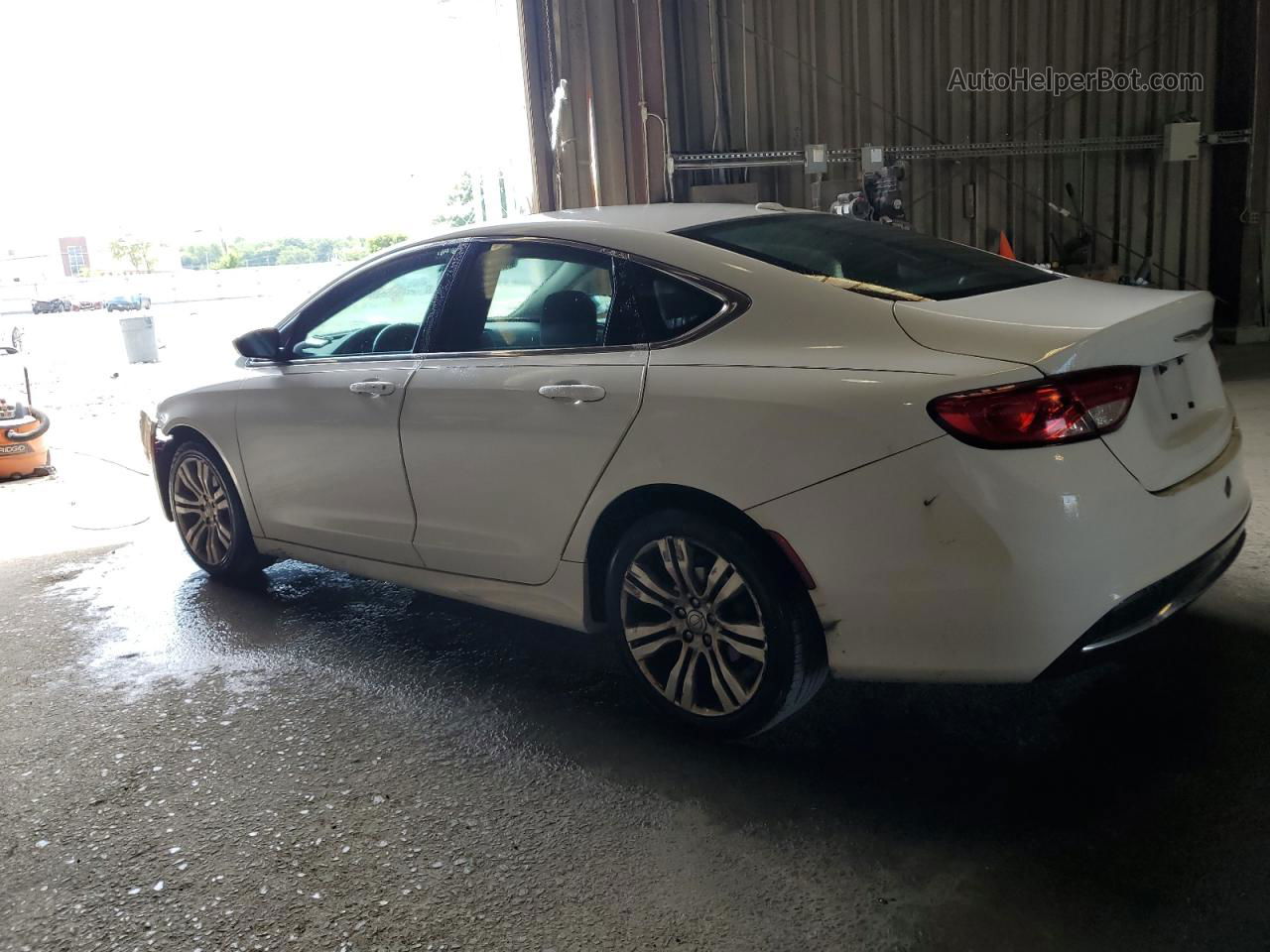 2015 Chrysler 200 Limited White vin: 1C3CCCABXFN568245