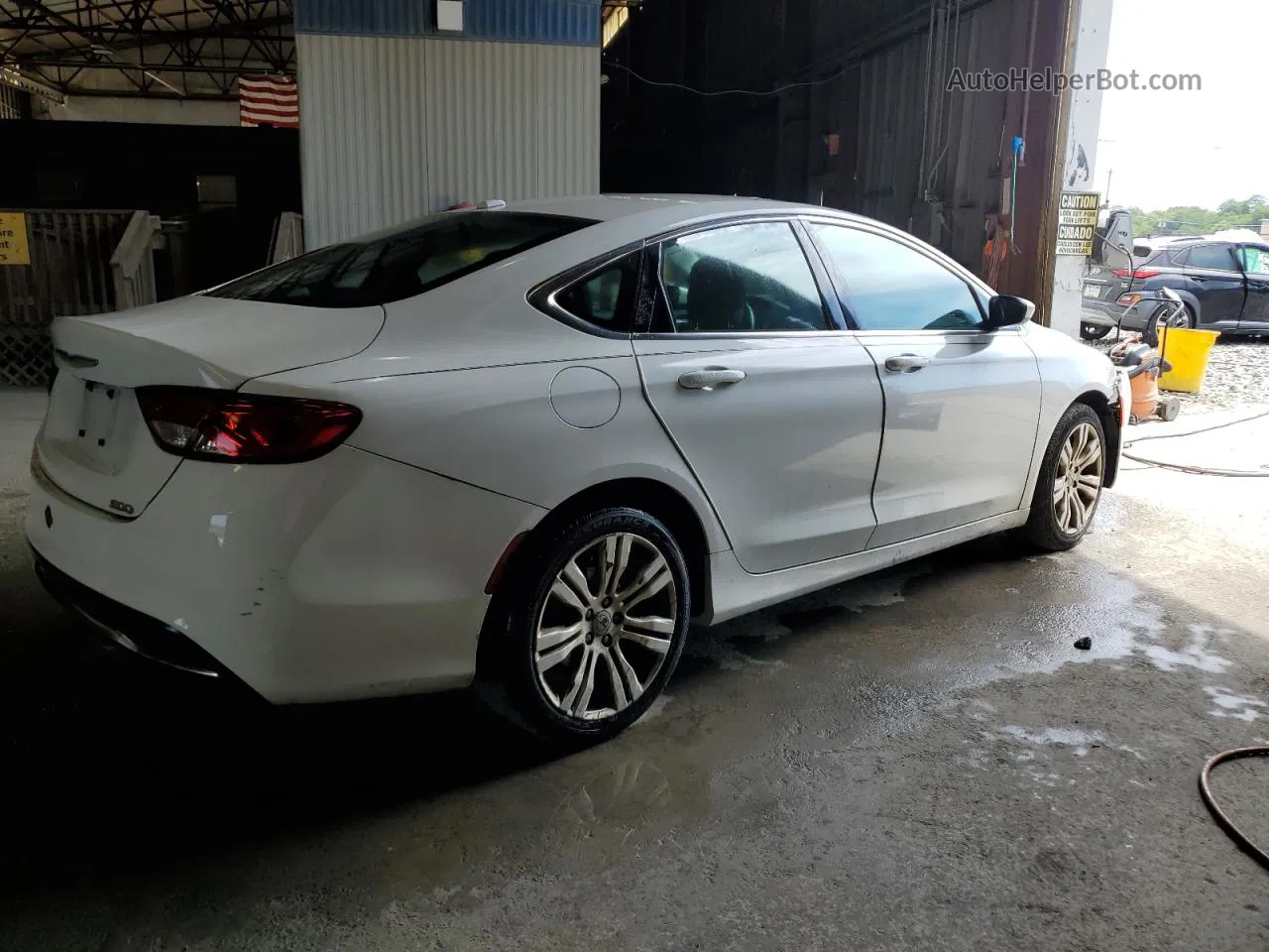 2015 Chrysler 200 Limited White vin: 1C3CCCABXFN568245