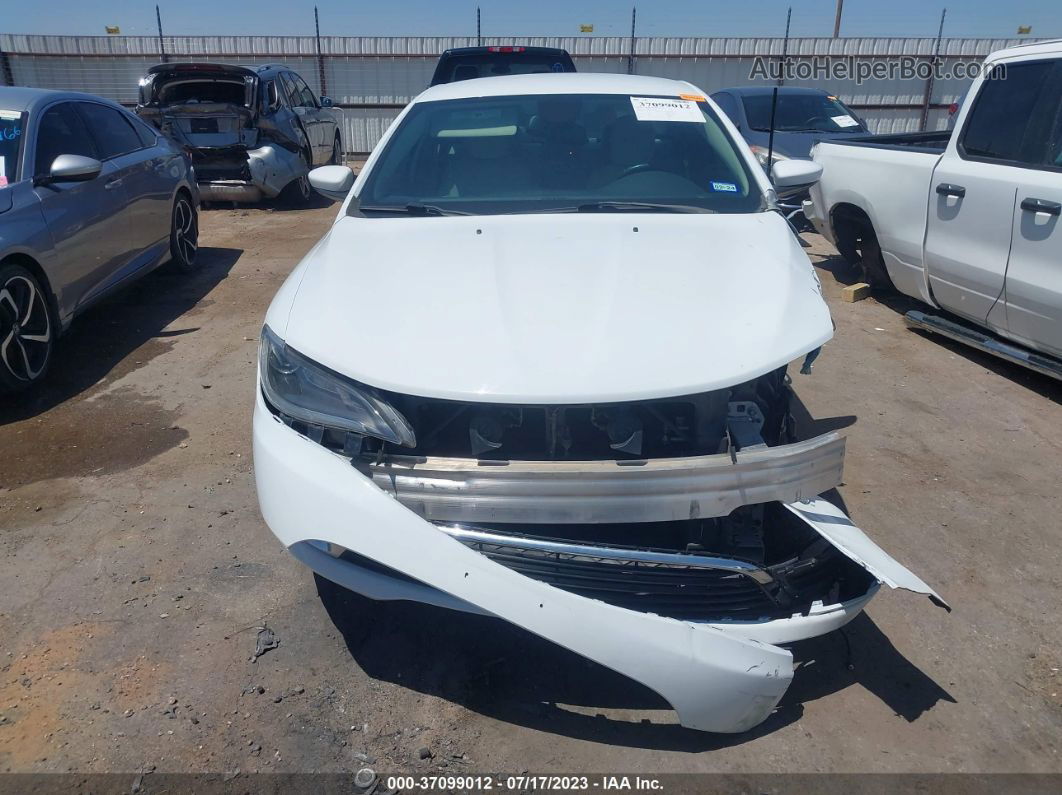 2016 Chrysler 200 Limited White vin: 1C3CCCABXGN137504