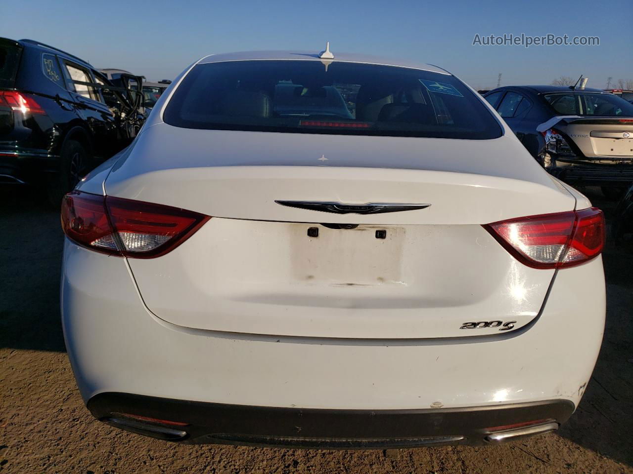 2015 Chrysler 200 S White vin: 1C3CCCBB1FN750026