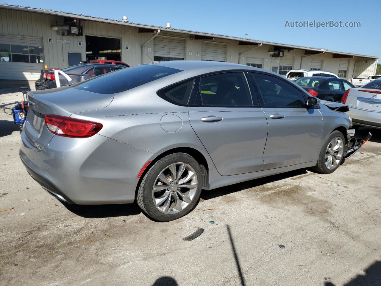 2015 Chrysler 200 S Серебряный vin: 1C3CCCBB2FN590576