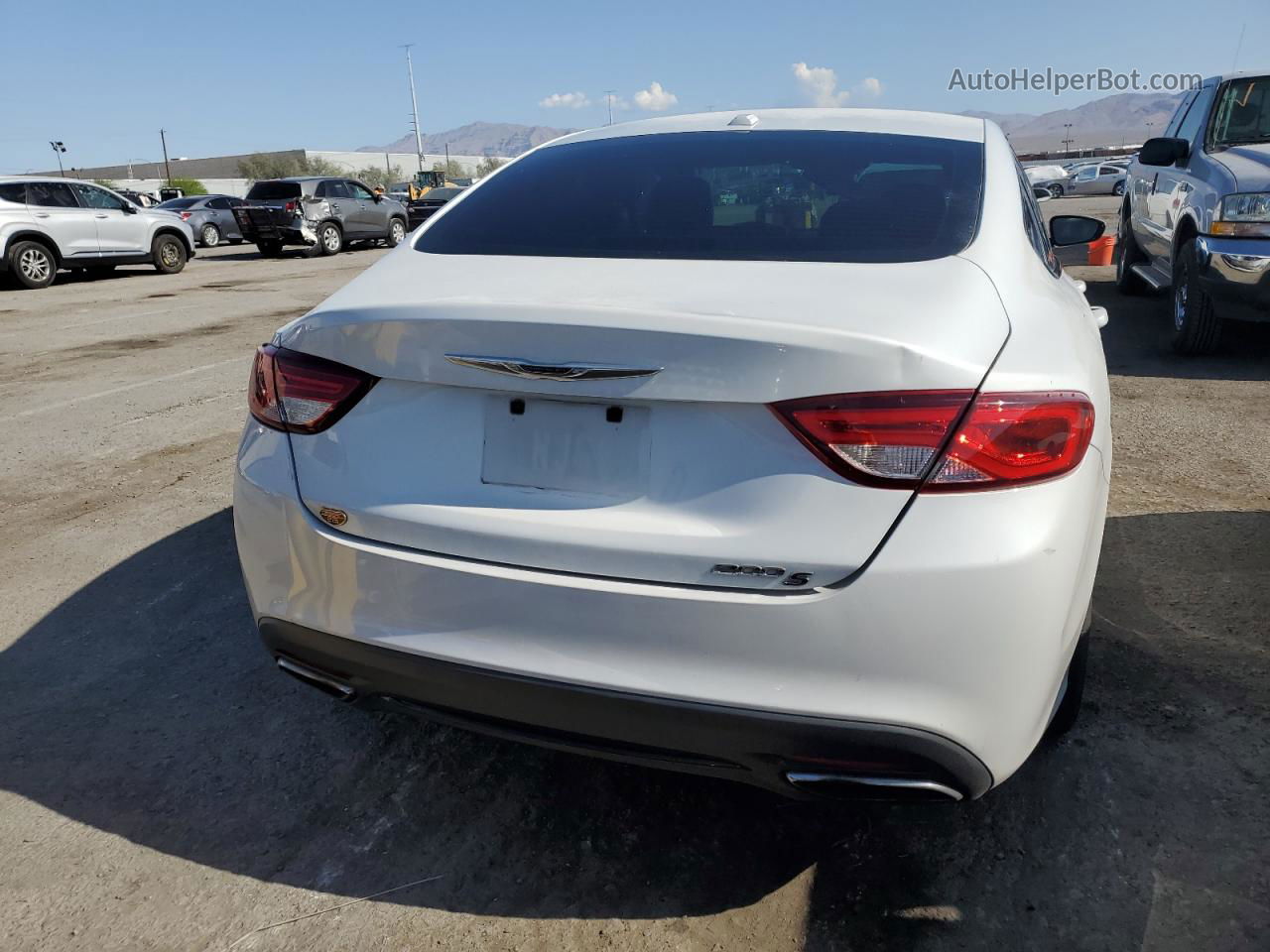 2015 Chrysler 200 S White vin: 1C3CCCBB3FN559224