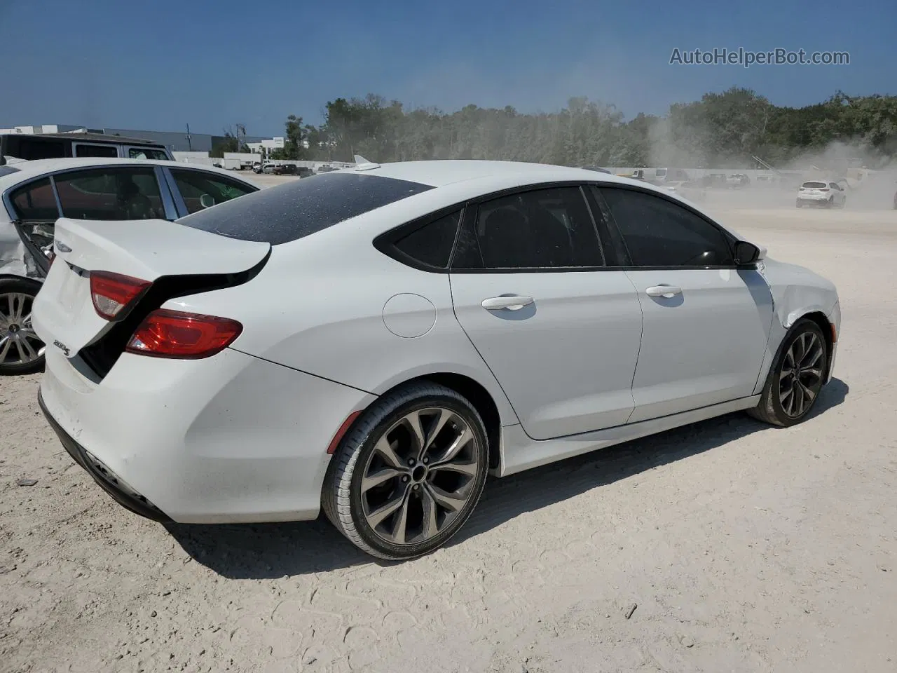 2015 Chrysler 200 S White vin: 1C3CCCBB5FN573206