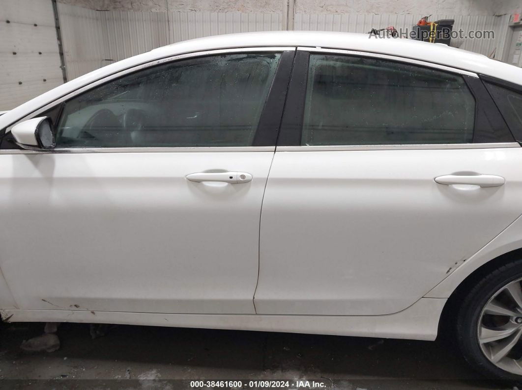 2015 Chrysler 200 S White vin: 1C3CCCBB7FN688390