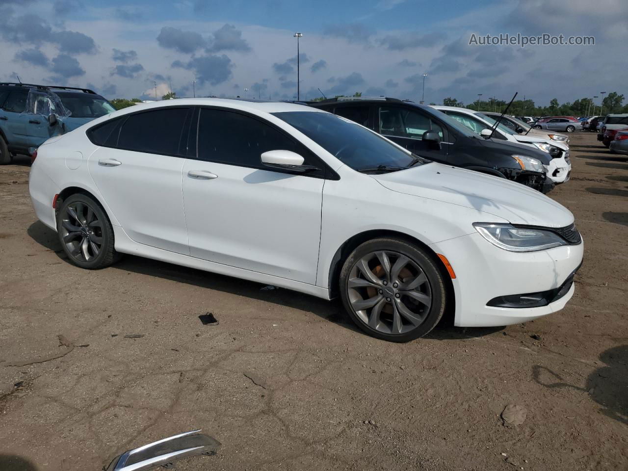 2016 Chrysler 200 S White vin: 1C3CCCBB9GN124726