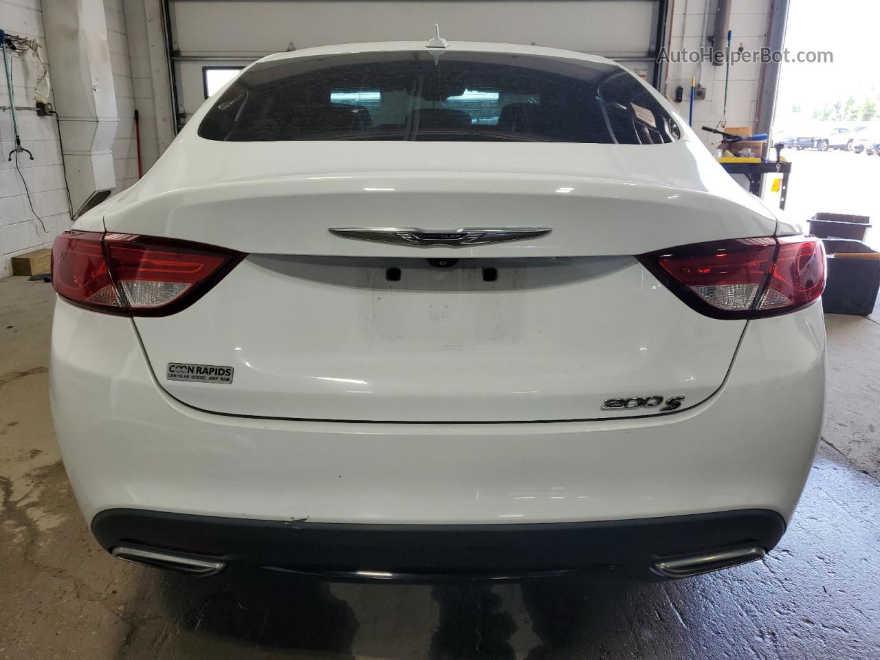 2015 Chrysler 200 S White vin: 1C3CCCBG2FN672464