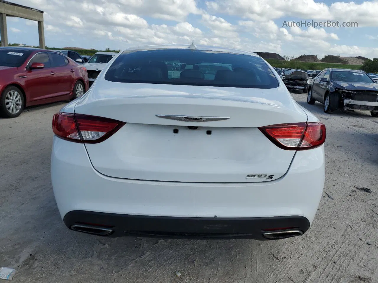 2015 Chrysler 200 S White vin: 1C3CCCBG3FN706105