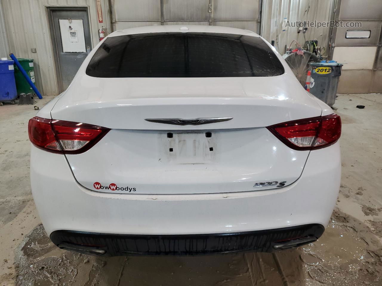 2015 Chrysler 200 S White vin: 1C3CCCBG5FN677920