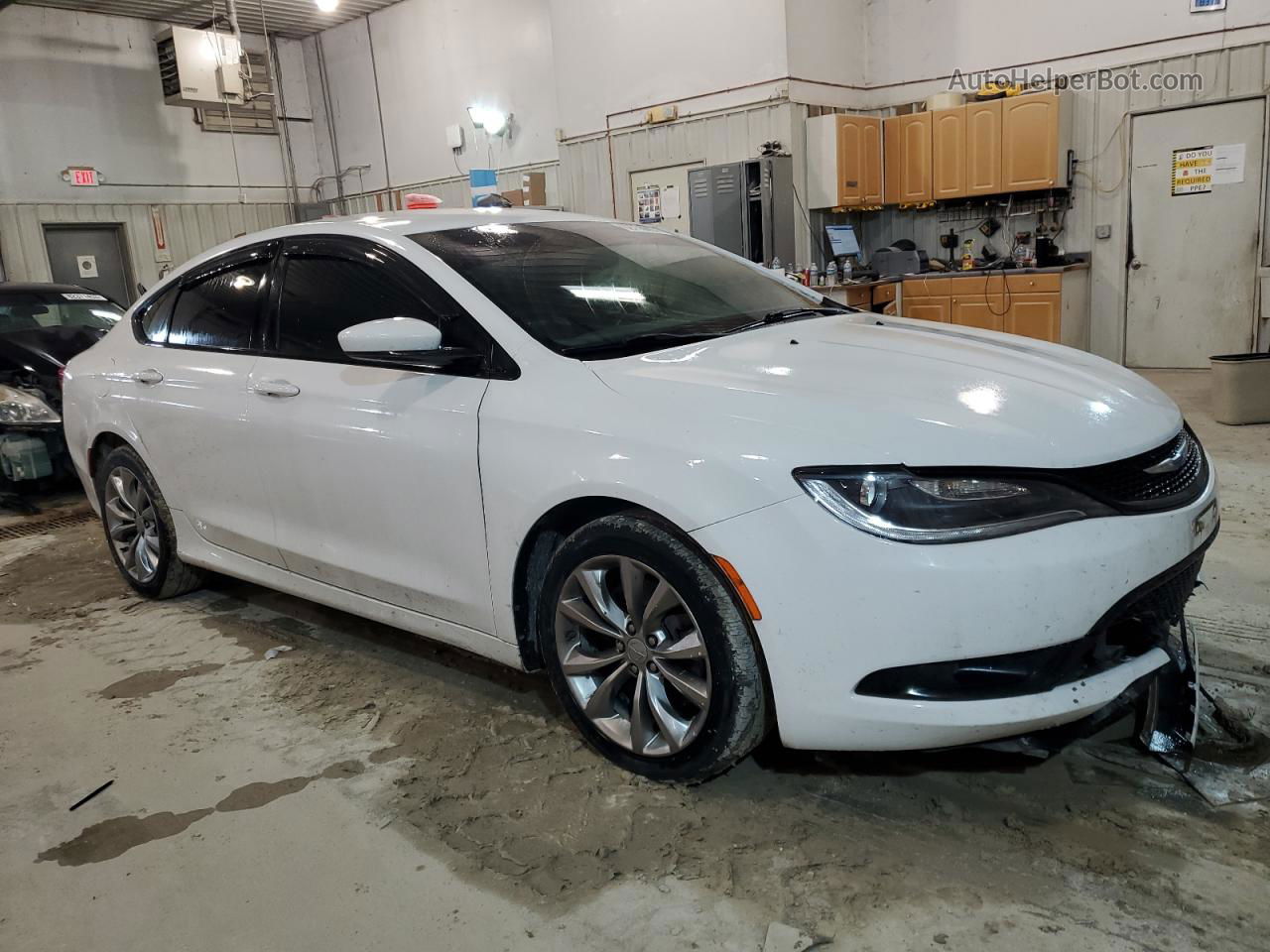 2015 Chrysler 200 S White vin: 1C3CCCBG5FN677920