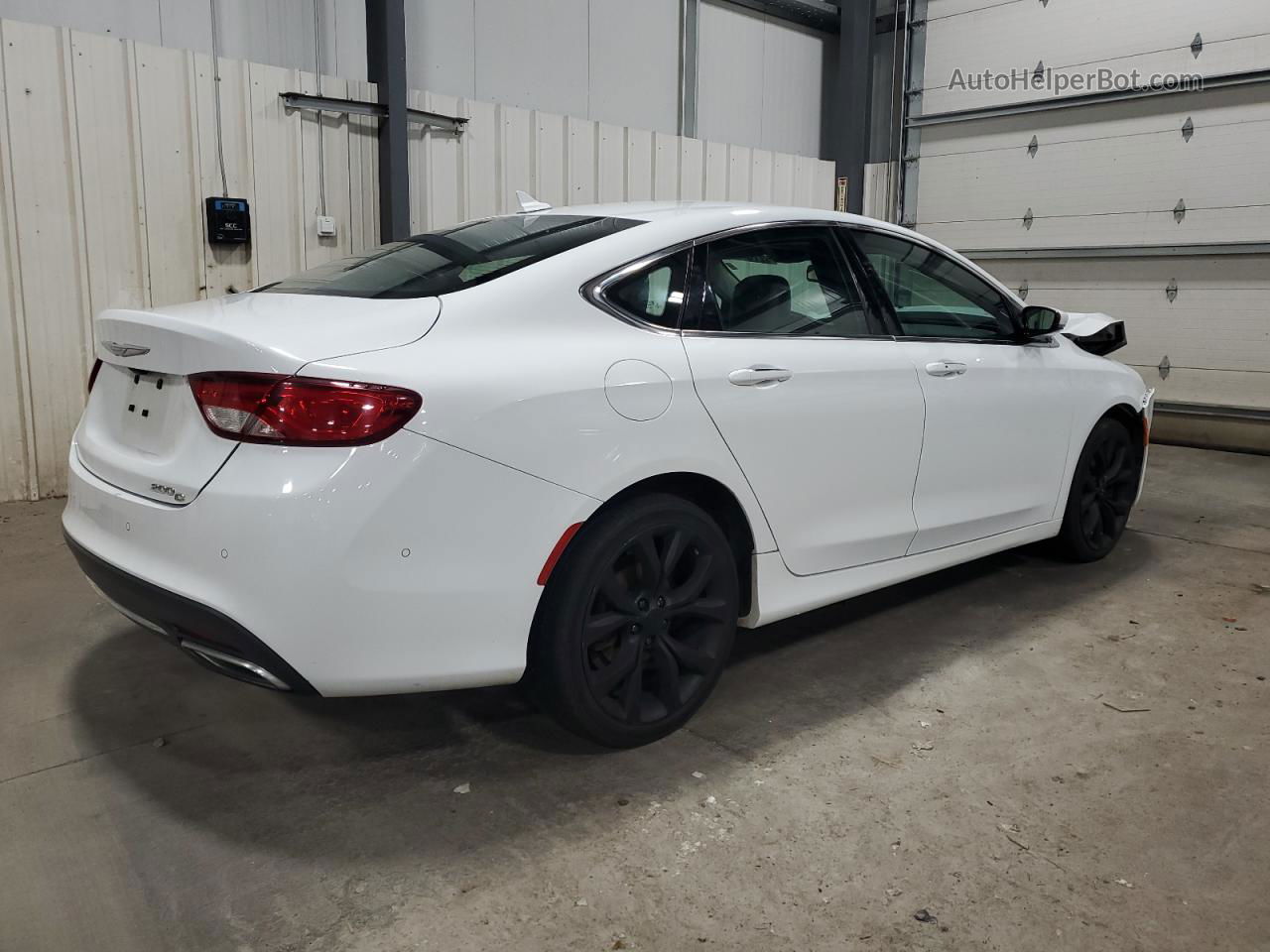 2015 Chrysler 200 C White vin: 1C3CCCCG5FN520208