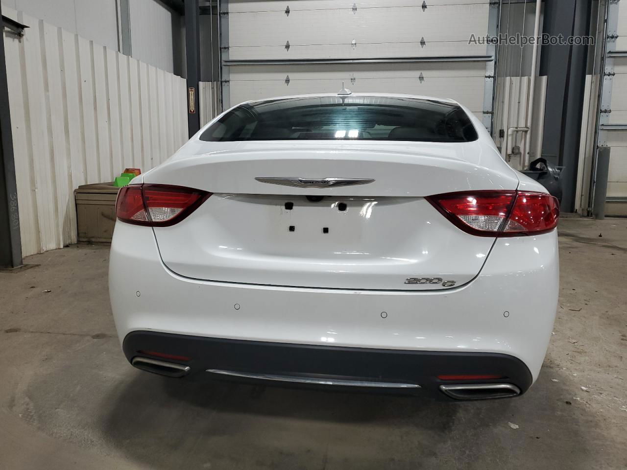 2015 Chrysler 200 C White vin: 1C3CCCCG5FN520208