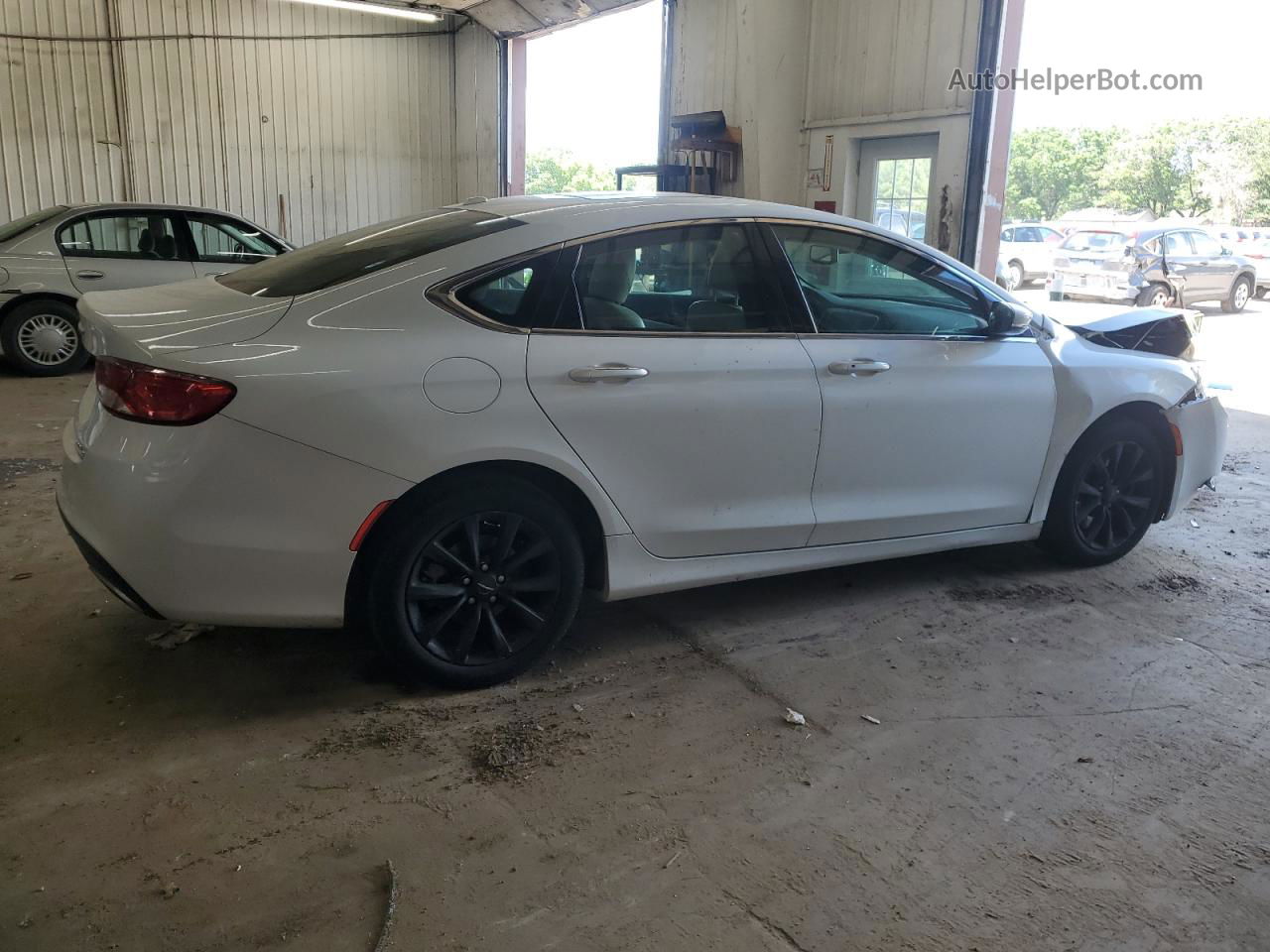 2015 Chrysler 200 C White vin: 1C3CCCCG8FN664223