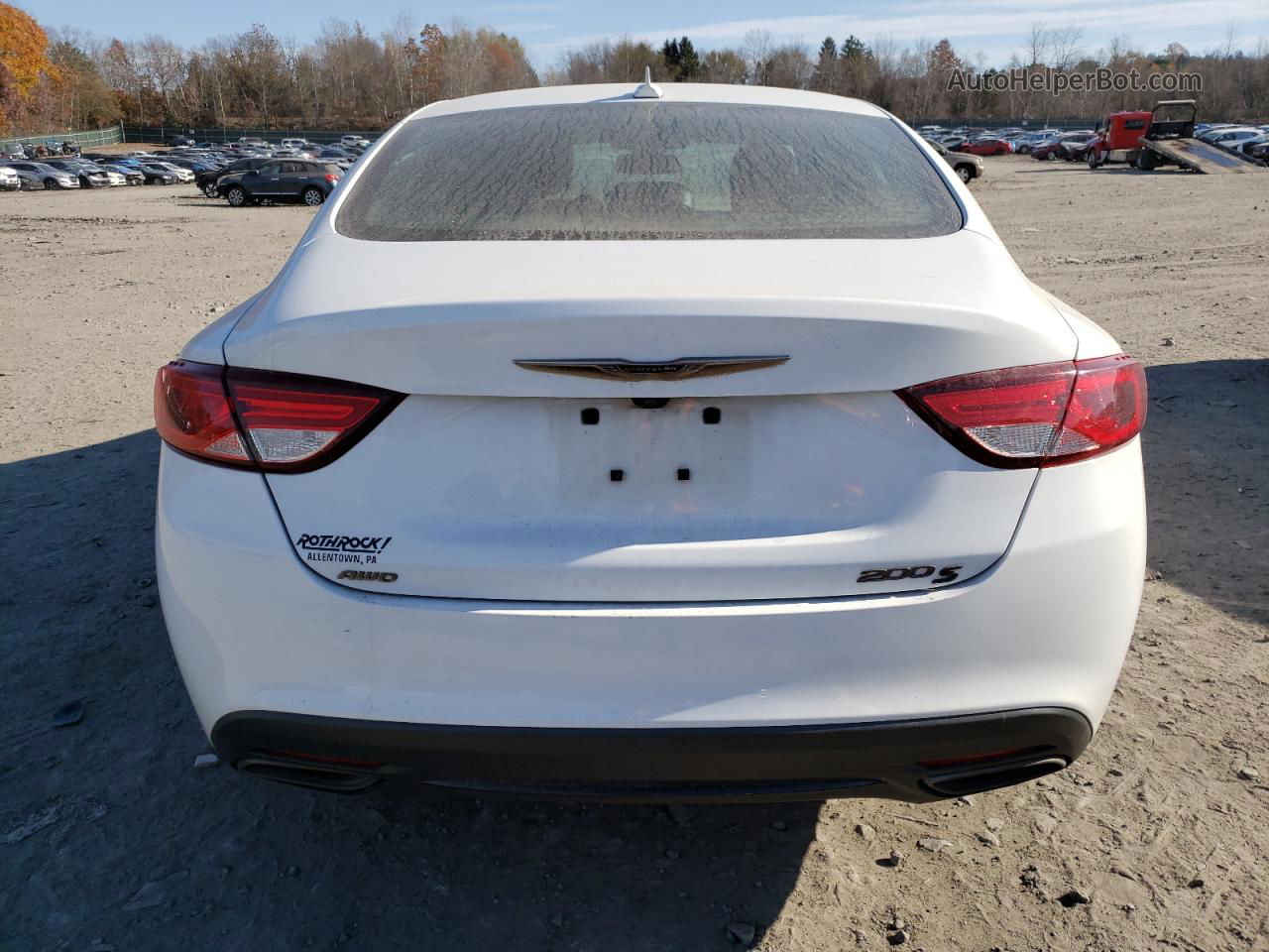 2016 Chrysler 200 S White vin: 1C3CCCDG2GN196182