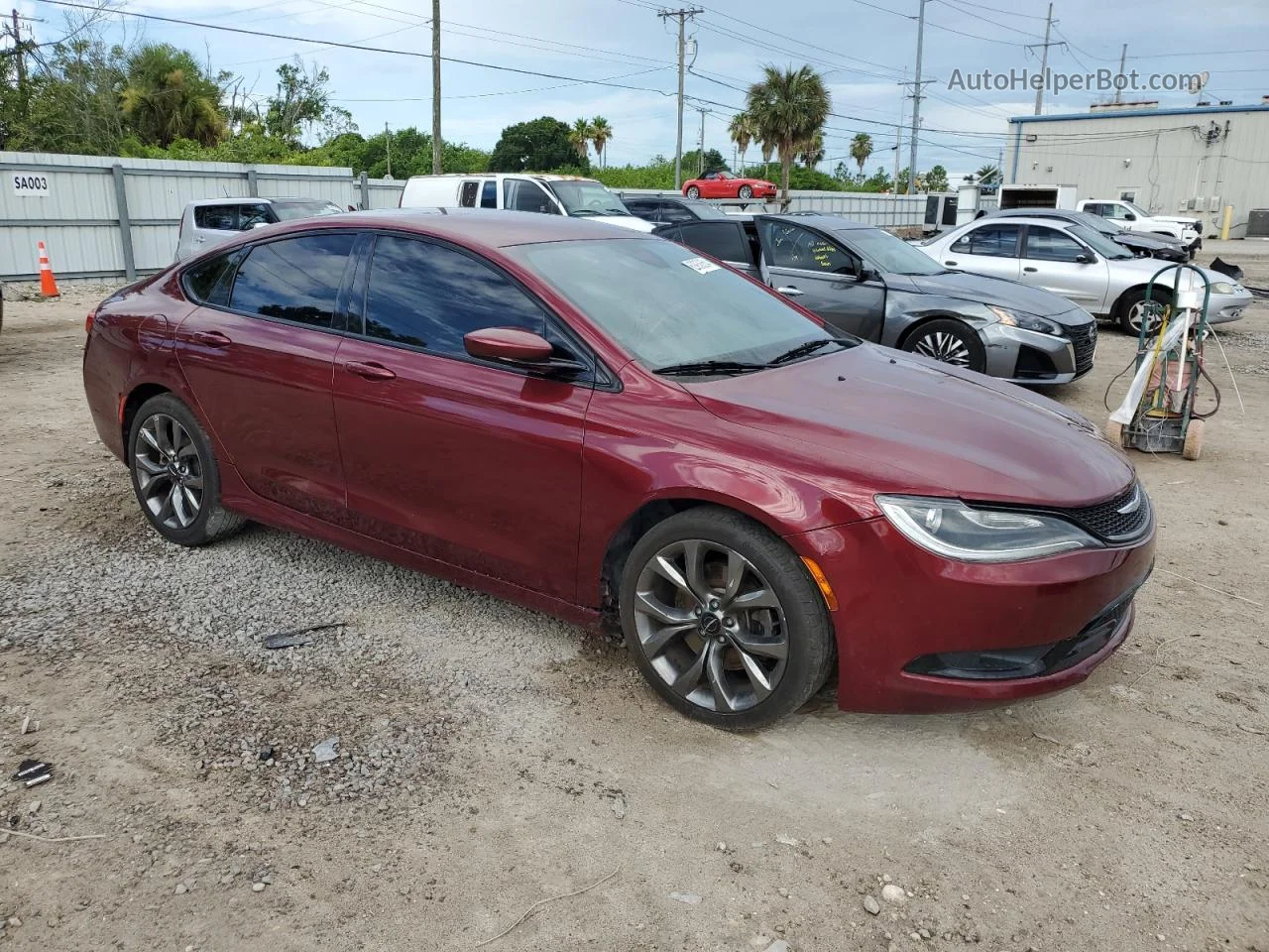 2015 Chrysler 200 S Red vin: 1C3CCCDG9FN678551