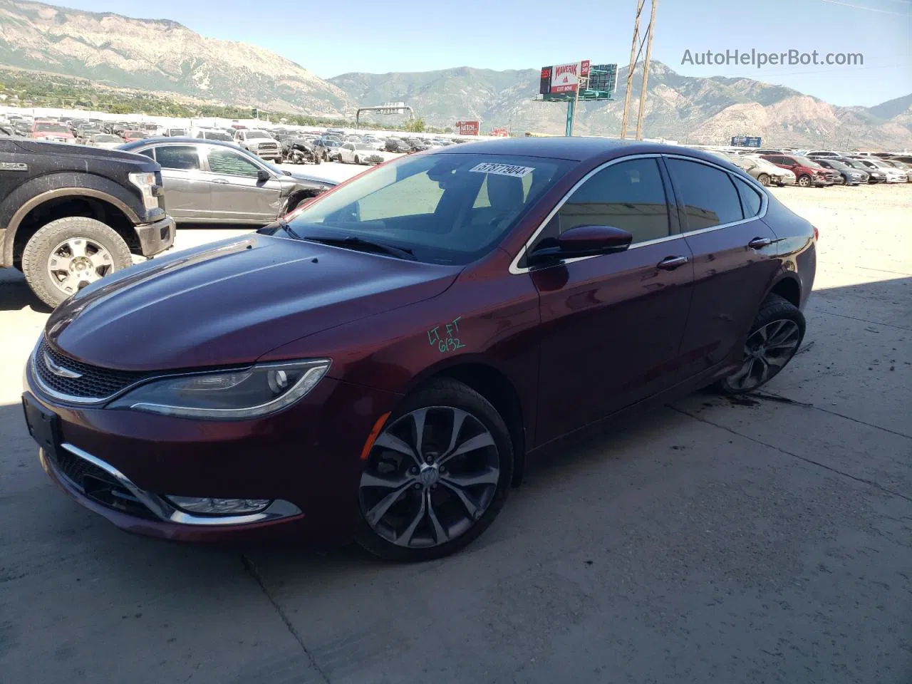 2016 Chrysler 200 C Red vin: 1C3CCCEG0GN105537