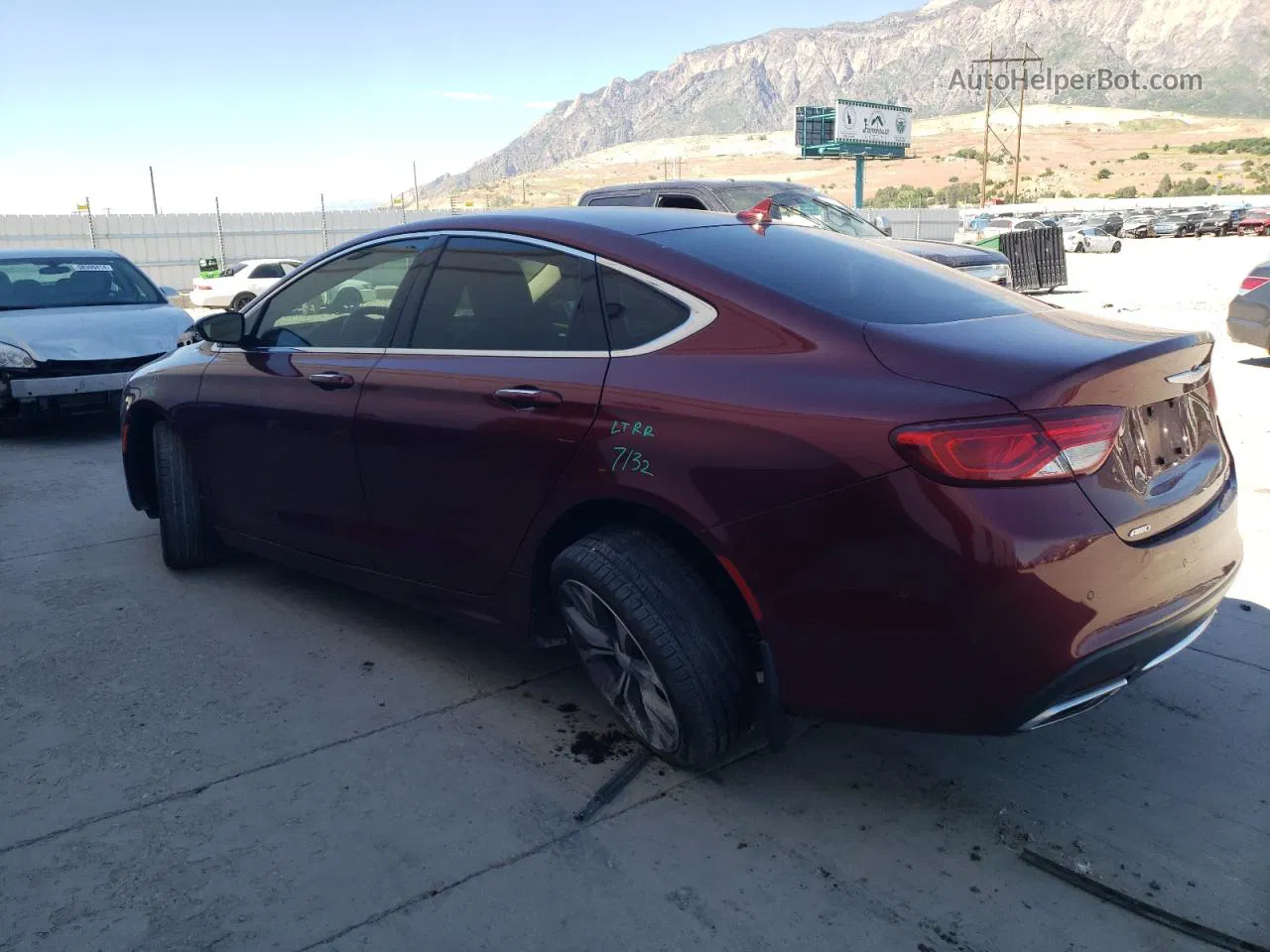 2016 Chrysler 200 C Red vin: 1C3CCCEG0GN105537